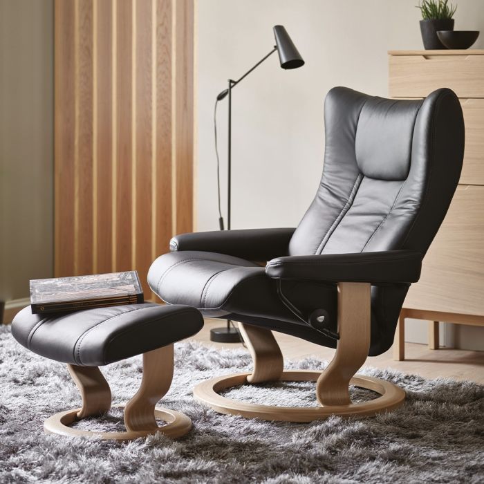 Stressless Wing Classic Recliner in Paloma Black