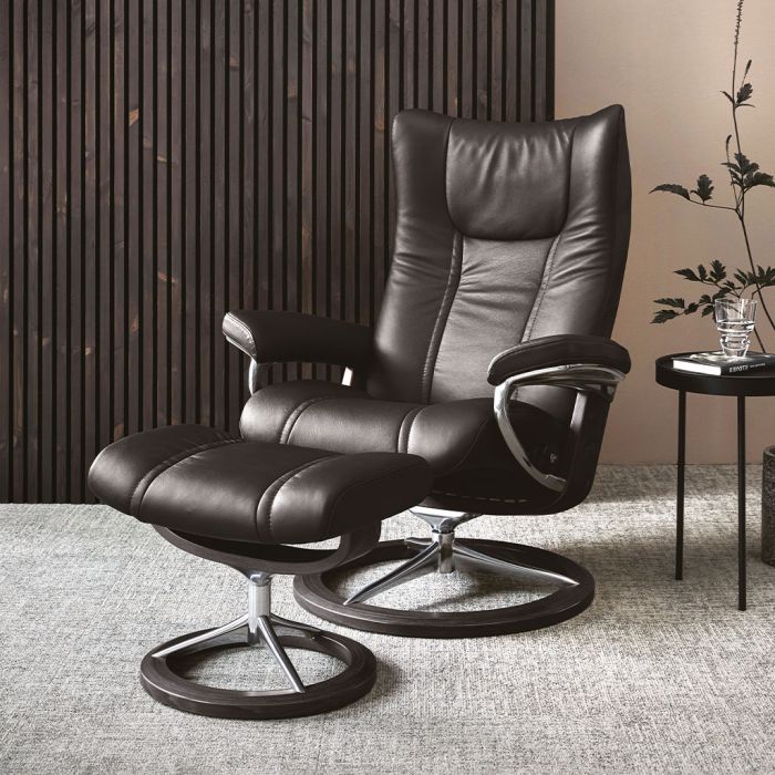 Stressless Wing Signature Recliner in Paloma Black