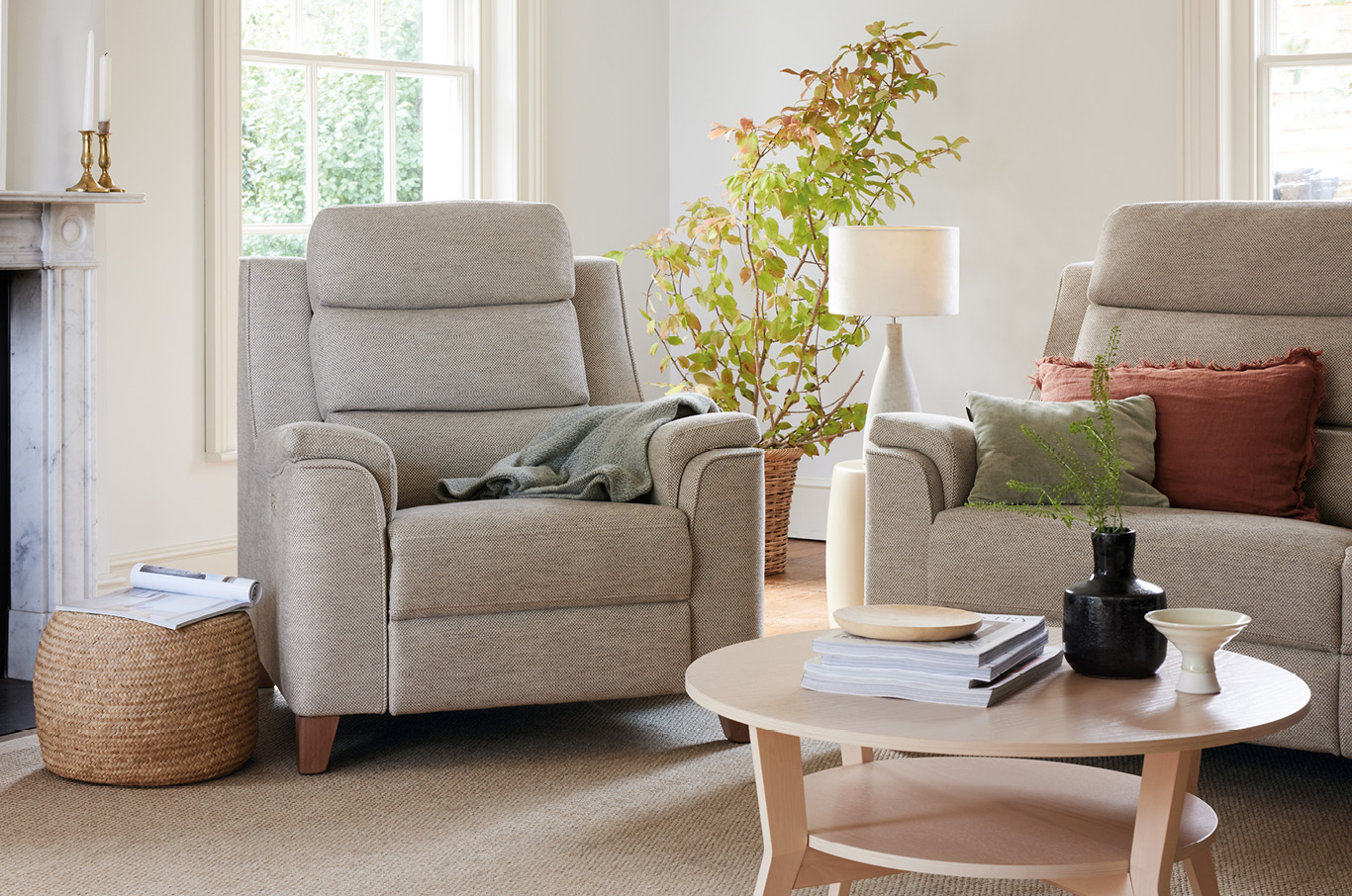 Armchair with neck support 2025