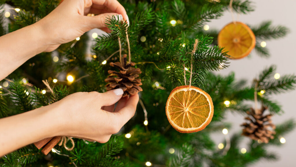 How to make eco-friendly Christmas decorations