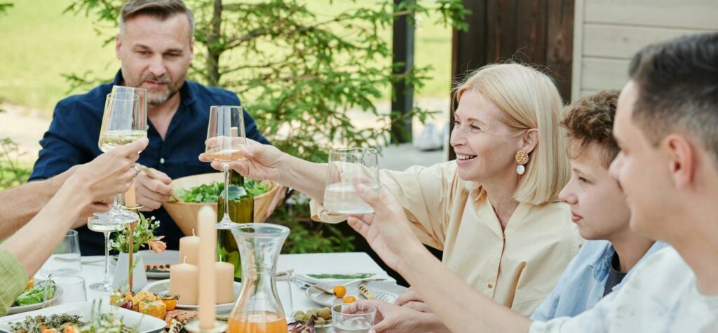 5 Easy Cocktail Recipes for Feel-Good Fun in the Sun